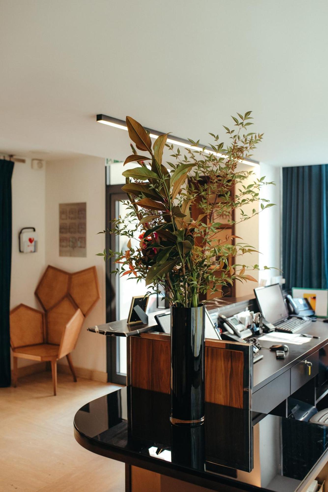 Hotel Eiffel Blomet Париж Экстерьер фото