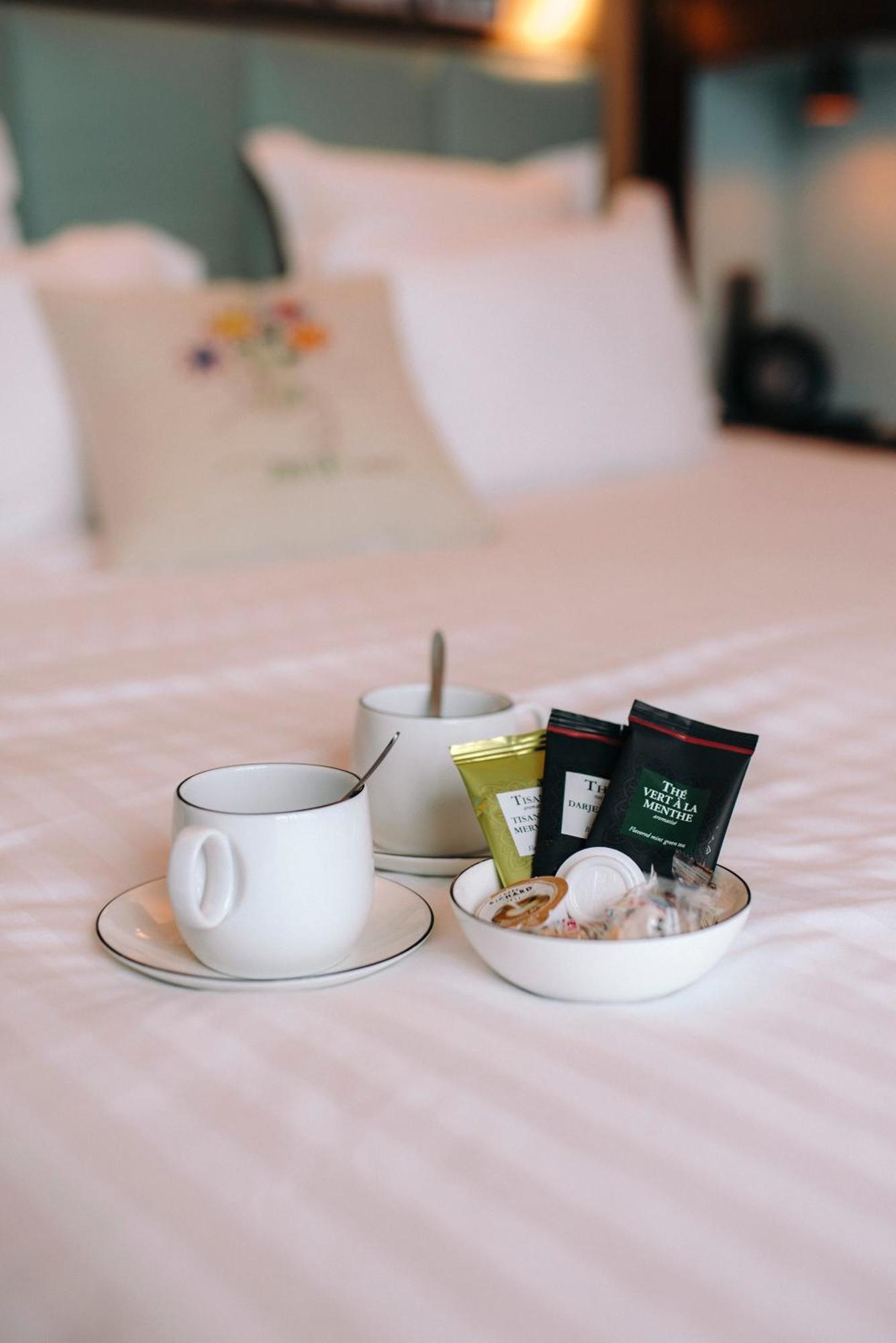 Hotel Eiffel Blomet Париж Экстерьер фото