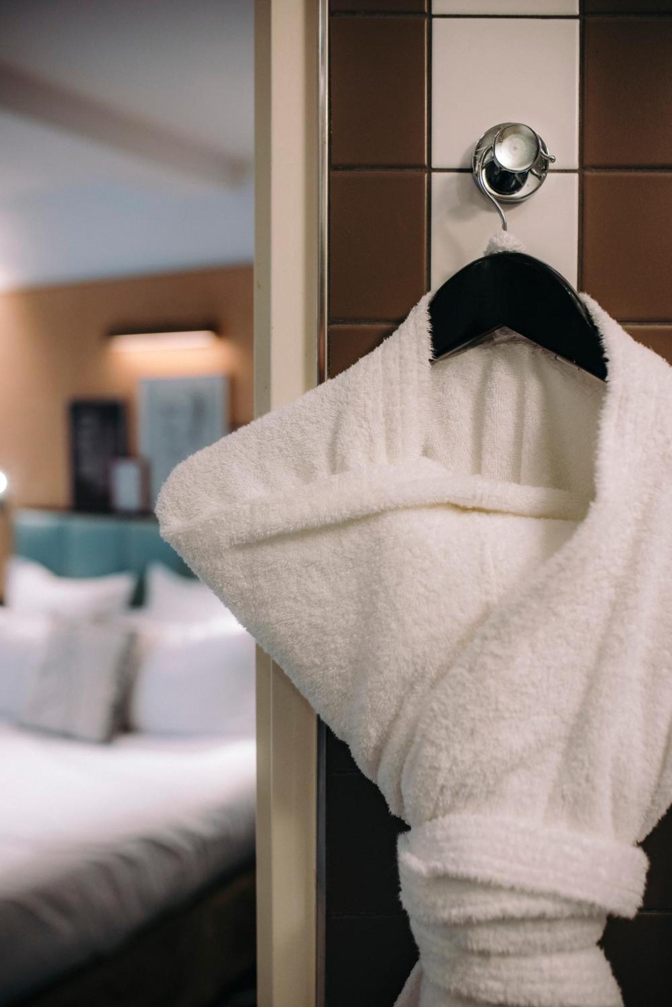 Hotel Eiffel Blomet Париж Экстерьер фото